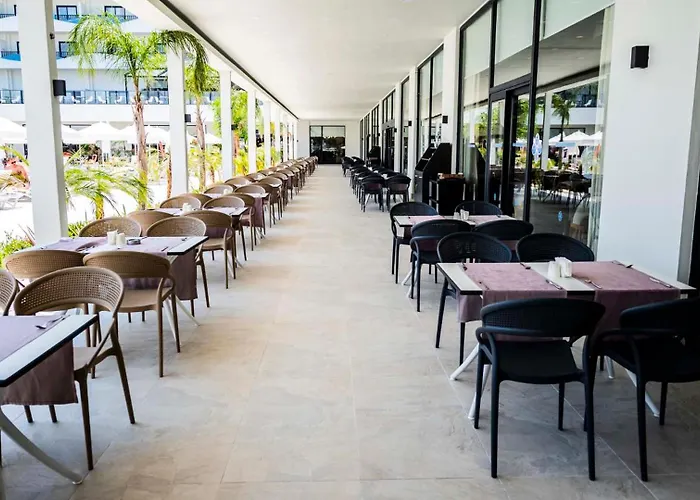 Dream Water World Side