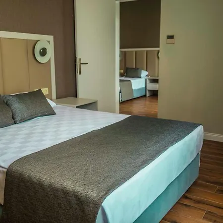 Dream Water World Side