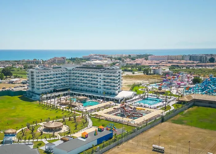 Dream Water World 5*