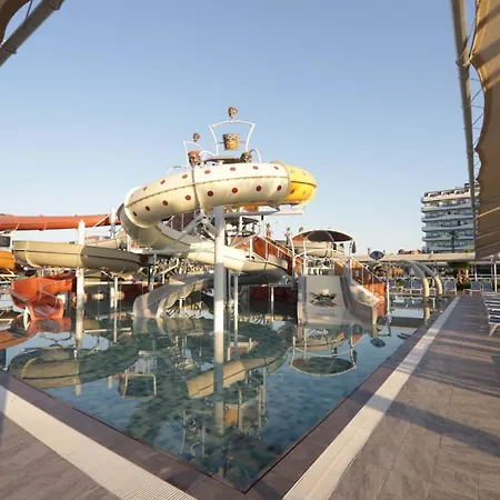 Hotel Dream Water World