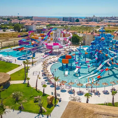 Szálloda Dream Water World Side